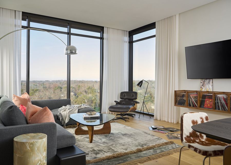High Rise, High Style by Duffy Scott Interiors, photo 13